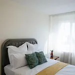 Helen * Bucureşti